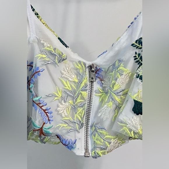 FINAL PRICE Urban Outfitters Embroidered Cropped Top - Picture 4 of 5